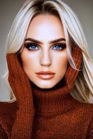 Monika Munoz's Instagram, Twitter & Facebook