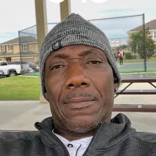 Which singer has benefited from R-Kelly's absence?