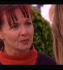 Why hasn’t Jackie Woodburne won every acting award in the world?! 🤨 She’s  ICONIC. Here she is in 2004 as Susan confronting Izzy