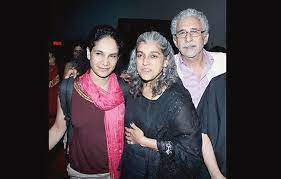 He was born on 20 july 1949 in barabanki, uttar pradesh, india. Naseeruddin Shah And Family Arrive In Dhaka Dhaka Tribune