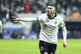Kaza, 05.00 sıralarında sarıyer'de meydana geldi. Besiktas Ta Burak Yilmaz Faktoru Turkiye Nin Sosyal Haber Sitesi Haberx Sosyal Network