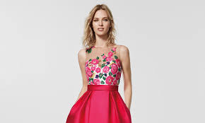 Las bodas por la mañana tienen más que ver con el festejo y la celebración en torno a una nueva pareja que con una fiesta, baile y bebida en cuanto al menú de una boda por la mañana la comida debe ser más liviana y fresca, por lo menos esa es la tendencia. Preparate Para Ser La Invitada Mas Guapa Si Tienes Una Boda Por La Manana Foto 1