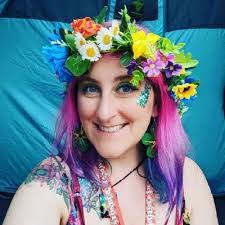 Robyn York's Instagram, Twitter & Facebook