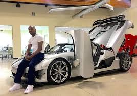 Floyd Mayweather Net Worth Is At Least 700 Million Here S How He Spends It