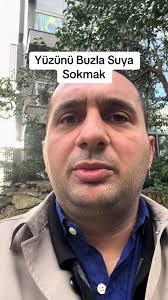 Yüzünü Suya Sokan Adam