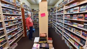 A big thanks to all the studio knitters for your purchase! Canton Mart Square Turns 50