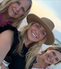 What a special day it was to celebrate my older sister & her journey into  motherhood. Annie Louise is one lucky little girl! This lovely shower was  pulled off with many helping