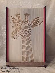 Weitere ideen zu orimoto anleitung, orimoto, bücher falten anleitung. Tierfreunde Aufgepasst Diese Giraffe Ist Ein Wunderbares Geschenk Fur Jeden Liebhaber Zum Geburt Bucher Falten Vorlage Bucher Falten Anleitung Bucherskulptur