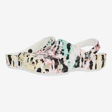 Strawberry Crocs Review 2020 | The Strategist | New York Magazine