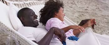 Samuel vit sa vie sans attaches ni responsabilités, au bord de la mer sous le soleil du sud de la france, près des gens qu'il aime et avec qui il travaille sans trop se fatiguer. Two Is A Family At Canadel Beach Filming Location