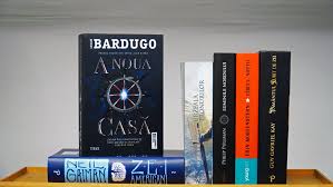 Și nu o poți lăsa din mână până nu o termini. Top 15 CÄrÈi Fantasy Care Te PoartÄ In Lumi Magice NebÄnuite CÄrtureÈti