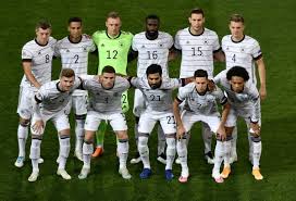 Erstmals in der geschichte der europameisterschaft waren bei der em 1996 in england 16 mannschaften vertreten, die im selbsternannten mutterland des fußballs um den titel kämpften. Die Ruckennummern Trikotnummern Der Deutschen Nationalmannschaft 2021