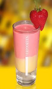 Verpoorten Erdbeer Mango Smoothie Drinks Cocktails Und Longdrinks Mit Eierlikor Rezept Mango Smoothie Longdrinks Smoothie