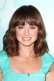 Short hairstyles for thick hair. Alexis Bledel Hairstyle Easyhairstyler