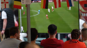 Since the football world cup was. Public Viewing Trotz Corona Rudelgucken Aber Sicher Tagesschau De