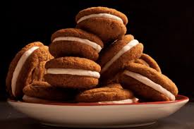 Per preparare le praline al mascarpone frullate i biscotti secchi e polverizzate lo zucchero a velo con l'aiuto di un robot; Biscotti Cappuccino Con Crema Mascarpone Uno Sfizioso Assaggio