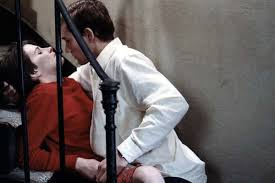 Juliette binoche 24 yaşında oynadığı, milan kundera'nın romanından uyarlanan ve philip kaufman'ın yönettiği varolmanın dayanılmaz hafifliği (the unbearable lightness of being) adlı filmle tanındı. Bild Zu Juliette Binoche Rendez Vous Bild Juliette Binoche Wadeck Stanczak Filmstarts De