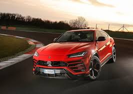 My friends are going to make fun of me. The 2021 Lamborghini Urus Might Actually Be A Great Suv