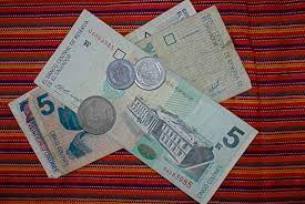 Later other two issuing banks were established: Ten Years Later The Impact Of Dollarization In El Salvador Voices On The Border