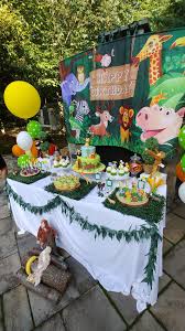 Birthday Cake Table Decoration At Home Pin By Urfa Javed On Jungle Birthday Jungle Birthday Table Decorations Birthday