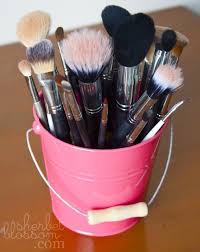 fun and easy makeup brush storage ideas