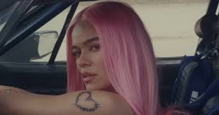 Official Video // Leslie Grace, Farina