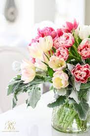 Beautiful Spring Entertaining Ideas With Fresh Flowers And Mini Bouquets Spring Flower Arrangements Spring Flowers Spring Flower Arrangements Centerpieces