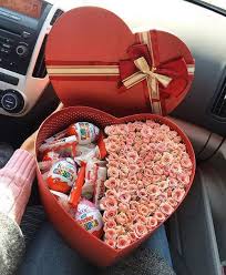 Birthday Surprise For Girlfriend In Car Car Chocolate And Surprise Bild Valentine Gifts Diy Birthday Gifts Diy Valentines Gifts