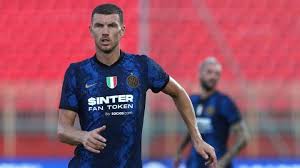 Venceu 18 vezes o campeonato italiano de futebol, sete taças de itália e cinco supertaças de itália. 4vjphjoeyh92nm