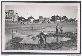 Cpsm 50 Coutainville La Plage Le Grand Hotel De La Plage En Vente Sur Delcampe Hotel De La Plage Plage Hotel