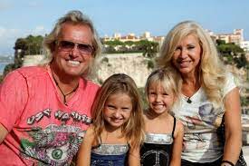 Jun 10, 2021 · die geissens: Die Geissens So Hat Robert Geiss Seine Millionen Gemacht Promicabana