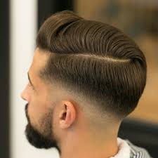 En primer lugar, debe definirse la línea que va en segundo lugar, debe dibujarse con la máquina de cortar pelo la línea donde va a empezar el cabello esta línea puede ser alta o baja; 125 Best Haircuts For Men In 2021 Ultimate Guide