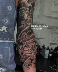 Black And Grey Tattoo Artists Nyc Japanese Tattoo Full Sleeve Tattoo Chrysanthemum Japanese Sleeve Japanese Sleeve Tattoos Japanese Tattoo Japanese Sleeve
