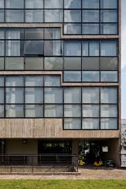 As he developed his reputation, the architect designed a series of private houses, including one for himself. Paulo Mendes Da Rocha Leonardo Finotti Jaragua Building Divisare