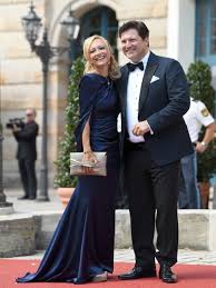 Blick zeigt die besten und schlechtesten outfits vom roten teppich. Bayreuther Festspiele 2018 Aufmarsch Der Promis Auf Dem Roten Teppich Bayreuther Festspiele Br Klassik Bayerischer Rundfunk