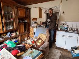 Stattdessen kann der vermieter selbst brandschutzbestimmungen in seiner hausordnung festlegen. Mull Kot Gestank Messiewohnung Macht Griesstatter Vermieter Fassungslos Region Wasserburg