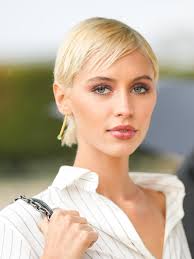 Image result for frisuren kurze haare farbe