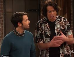 Näytä lisää sivusta icarly facebookissa. Icarly Trailer Miranda Cosgrove Raises A Glass Of Champagne Latest Celebrity News
