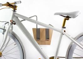 fahrradhalter auch fur bikes mit schragem oberrohr lederelemente schutzen vor einem verkratzen fahrradhalter f fahrradhalter fahrrad wandhalterung fahrrad