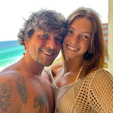 Are there any men's leagues around Savannah?