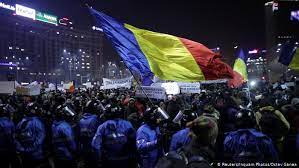 Pe aceasi tema ecaterina andronescu, despre proteste: Romania Tens Of Thousands Protest For Second Night Running News Dw 12 08 2018