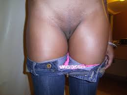 Sexy black cam girl turned exhibitionist flashes her pussy on cam – Sexy  live webcam girls