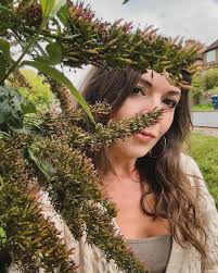 hello, England! After the longest nap and an afternoon of rehearsing and a  half pint at the pub, I couldn't be happier to play for y'all. Shows start  tonight at my fav