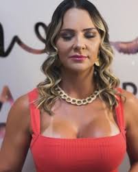 Helaethrwydd anaclaudialopesnutri ar instagram