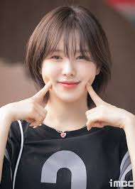 Top Third-Generation Idol Hit With Rampant Plastic Surgery Allegations