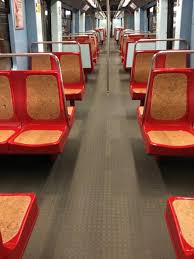 Carris operates a bus from av. Metro De Lisboa Vai Renovar O Interior Das Carruagens Oguia Portugal