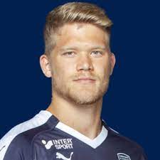 Og efterfølgende humpede han altså væk fra træningsbanen. Andreas Cornelius Photos Facebook