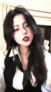 Memahami WLW: Makna dan Representasi dalam Seni