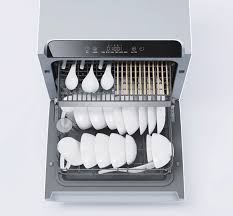A dishwasher leaves your plates and cutlery with the sort of shine you can't get when you wash them in the kitchen sink. Xiaomi Dishwasher With Integration In Mi Home App