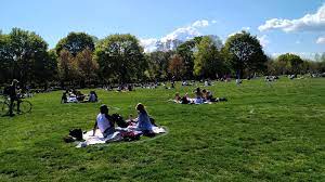 Trinity bellwoods park is a public park located in toronto, ontario, canada, bordered by queen street west on the south and dundas street on the north. The Social Distancing Circles At Trinity Bellwoods Park Are Back For Another Summer Cp24 Com